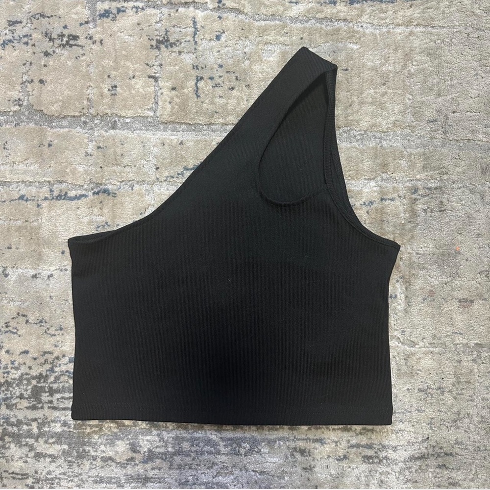 Elegant Black One-Shoulder Top - Picture 3 of 8